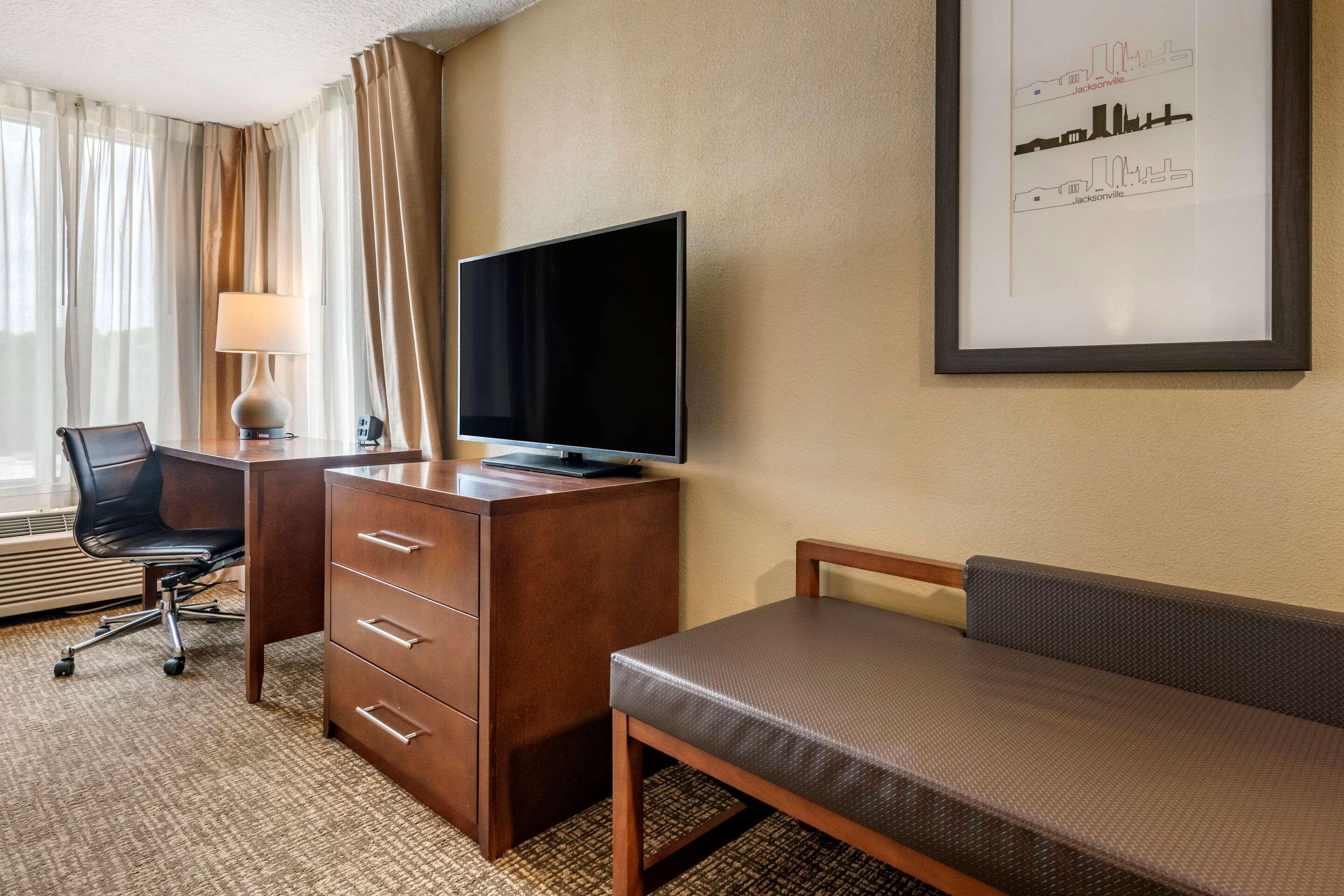 Comfort Suites Baymeadows Near Butler Blvd Τζάκσονβιλ Εξωτερικό φωτογραφία