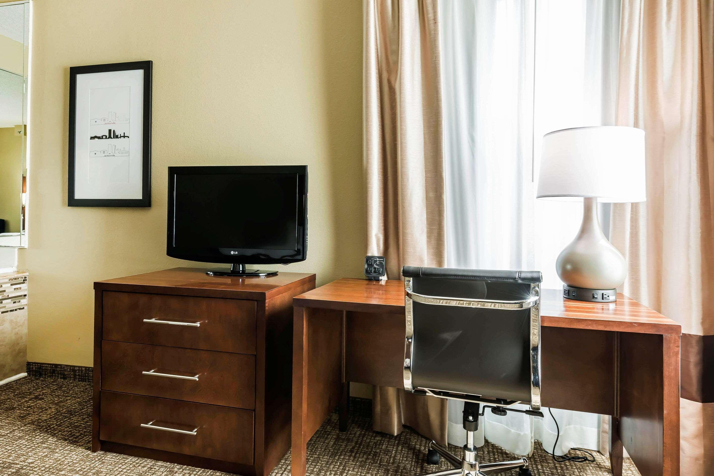 Comfort Suites Baymeadows Near Butler Blvd Τζάκσονβιλ Εξωτερικό φωτογραφία
