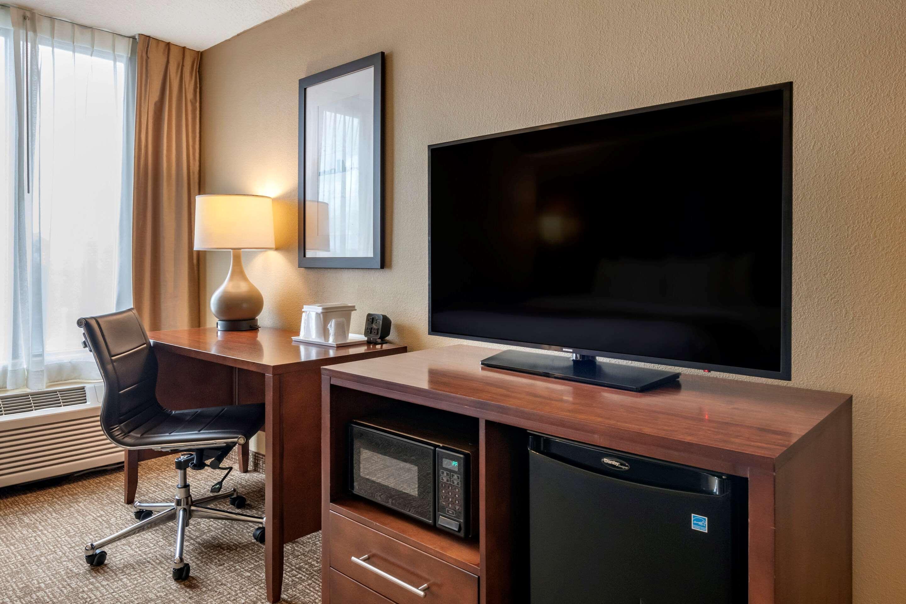 Comfort Suites Baymeadows Near Butler Blvd Τζάκσονβιλ Εξωτερικό φωτογραφία