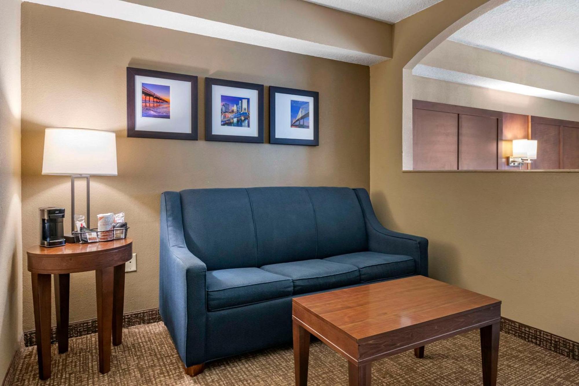 Comfort Suites Baymeadows Near Butler Blvd Τζάκσονβιλ Εξωτερικό φωτογραφία